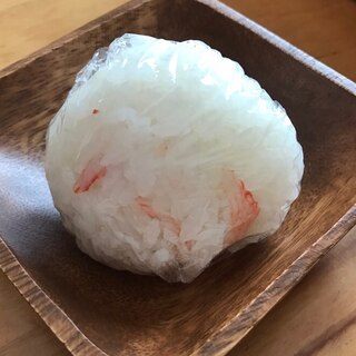 キャベツの粉チーズ炒め入りカニカマおむすび